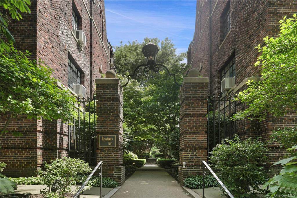 20 North Broadway - Photo 1