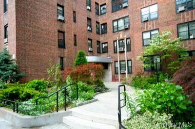 57 Park Terrace East - Photo 1