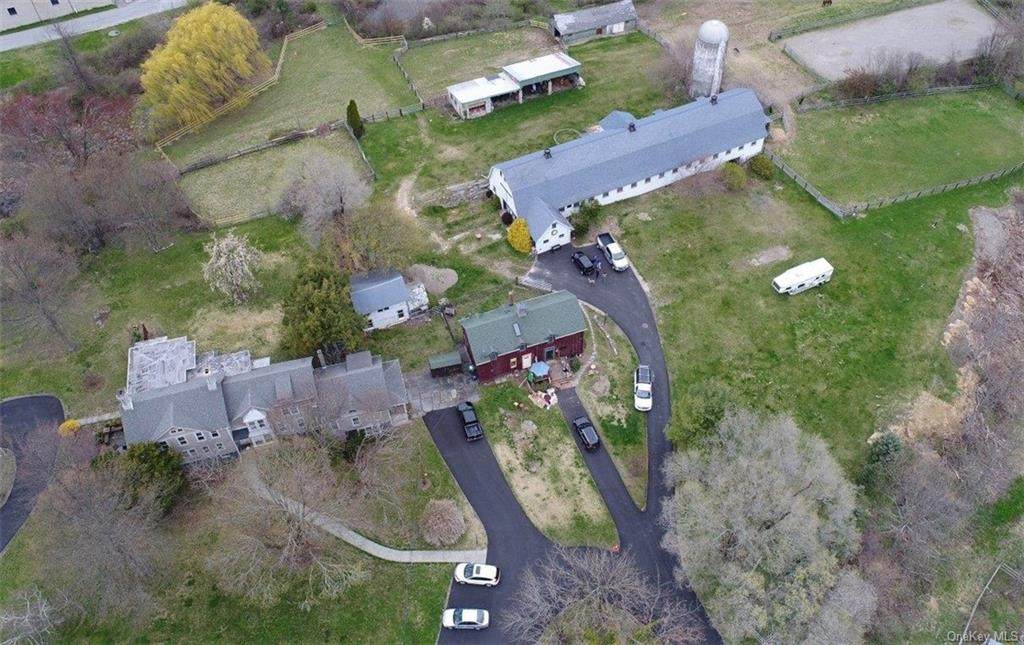28 Pilgrim Corners Road - Photo 1