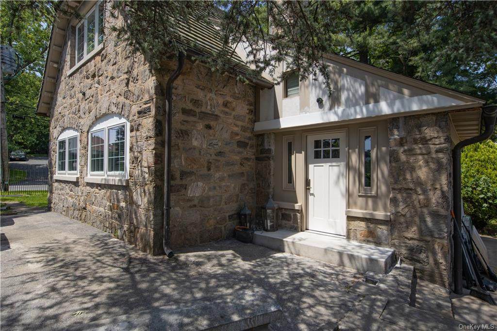 100 COTTAGE Rockledge Road - Photo 1