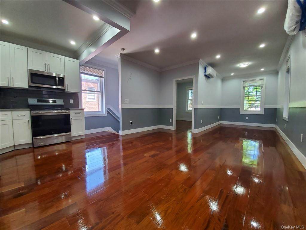 837 Adee Avenue - Photo 1