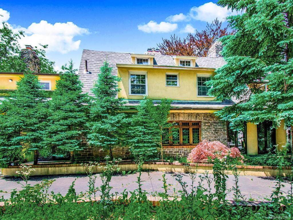 3111 Henry Hudson Parkway - Photo 1