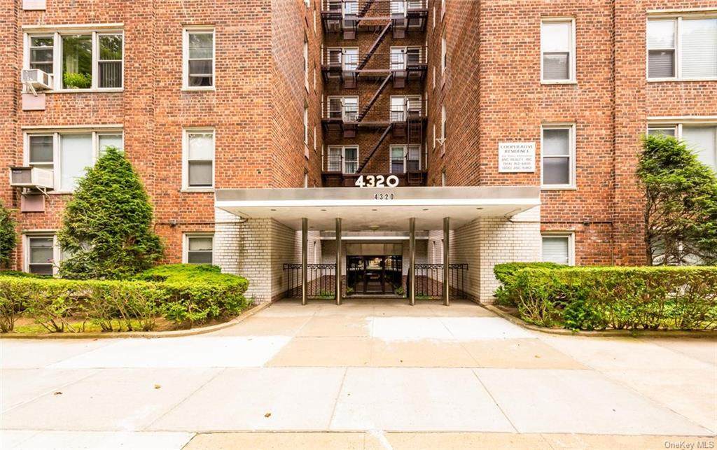 4320 Van Cortlandt Park - Photo 1