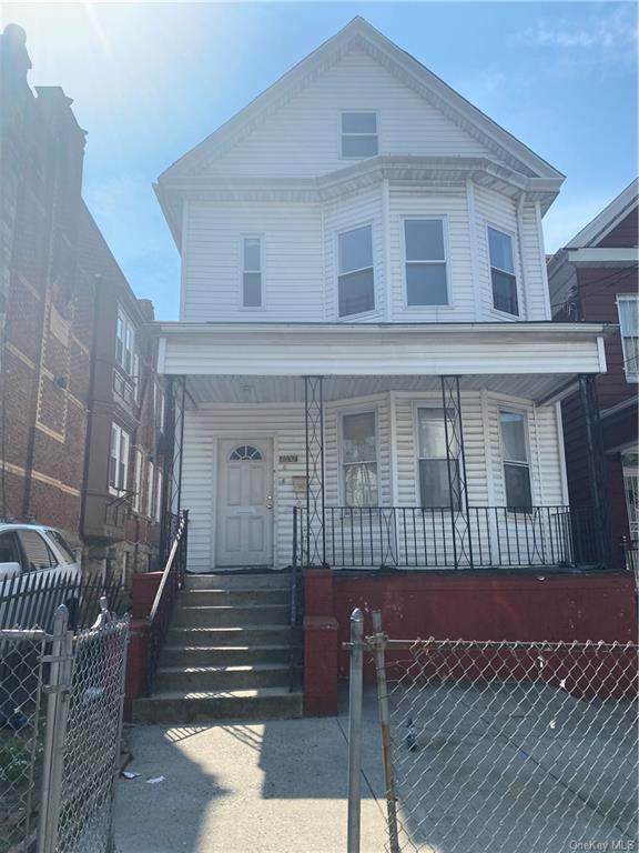 2652 Bainbridge - Photo 1