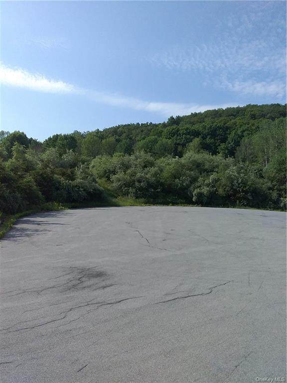 County Hwy 13 - Photo 1