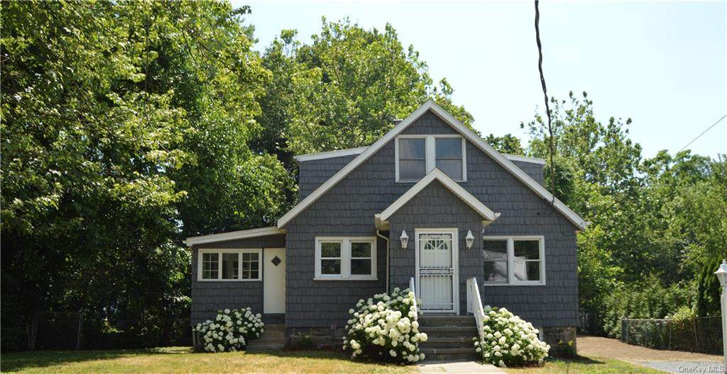 933 Lester Avenue - Photo 1