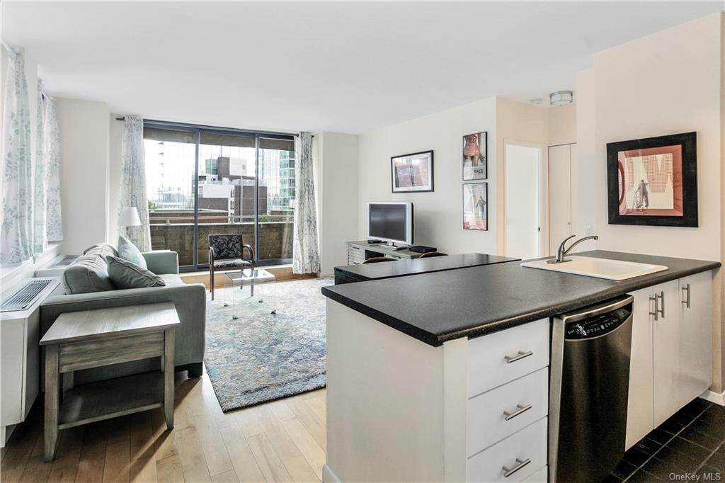 140 Charles Street - Photo 1