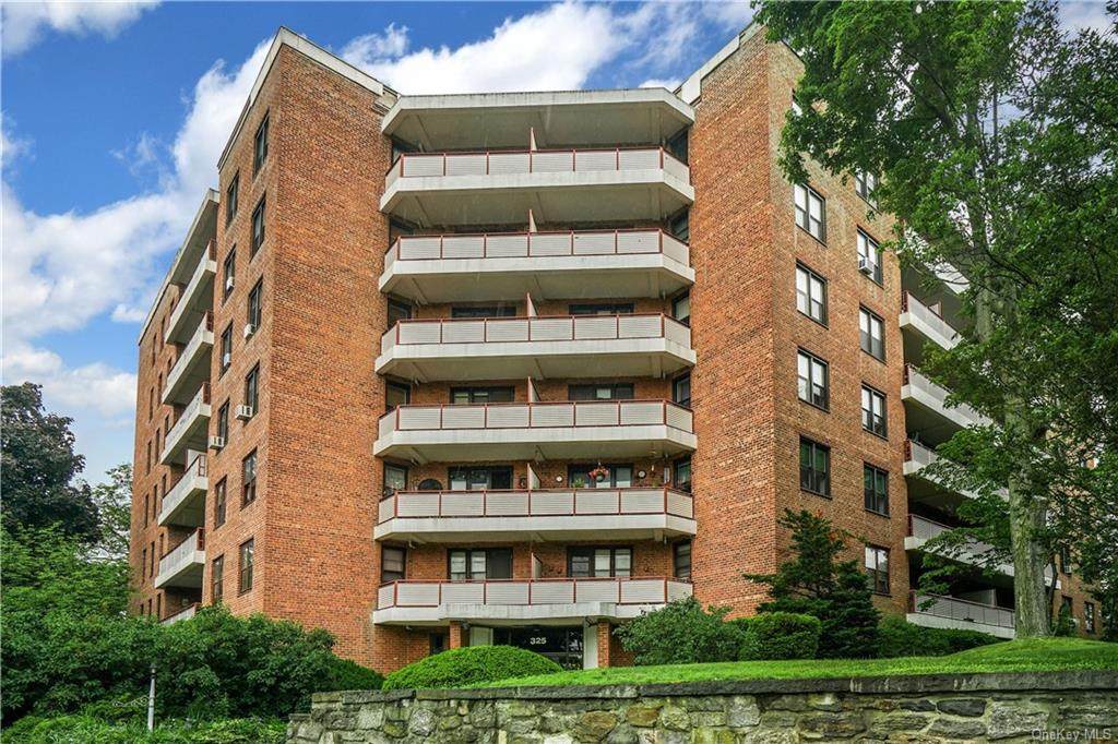 325 King Street - Photo 1