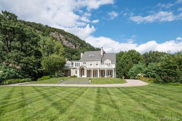 70 Morris Avenue - Photo 1