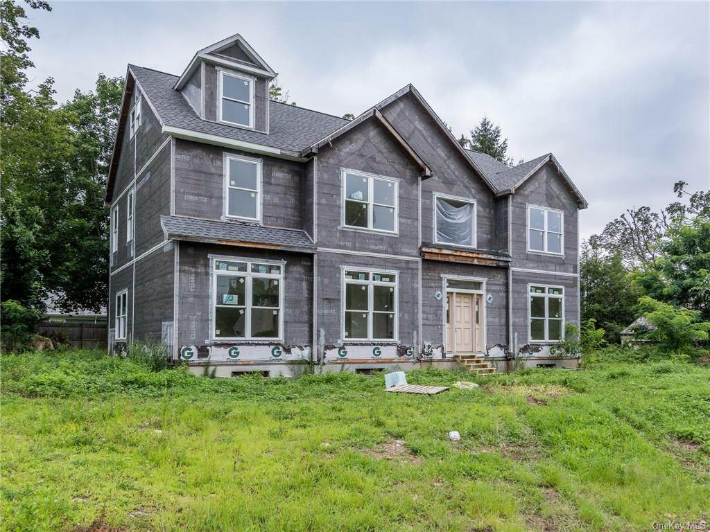 14 White Plains Road - Photo 1