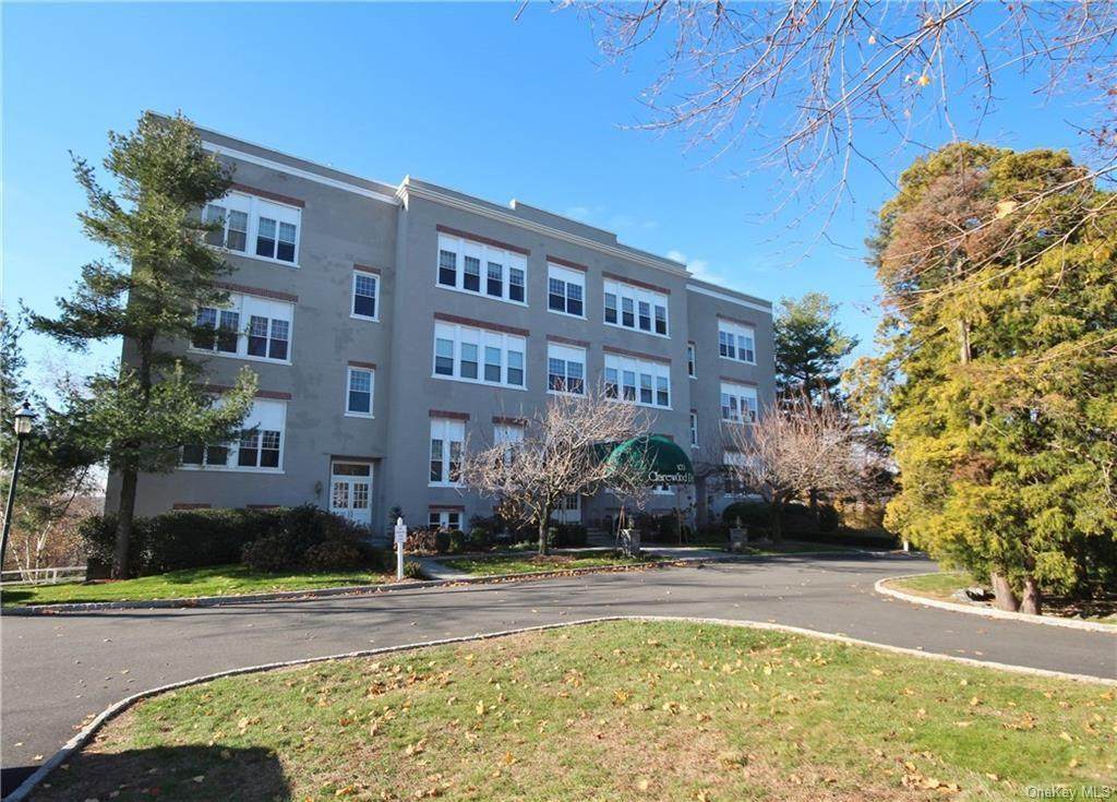 100 Clarewood Drive - Photo 1