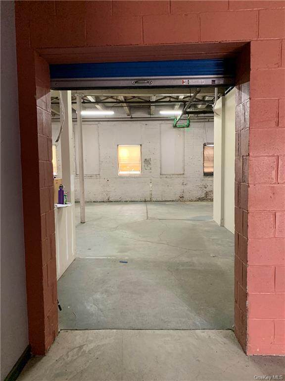 39 Railroad Avenue - Photo 1