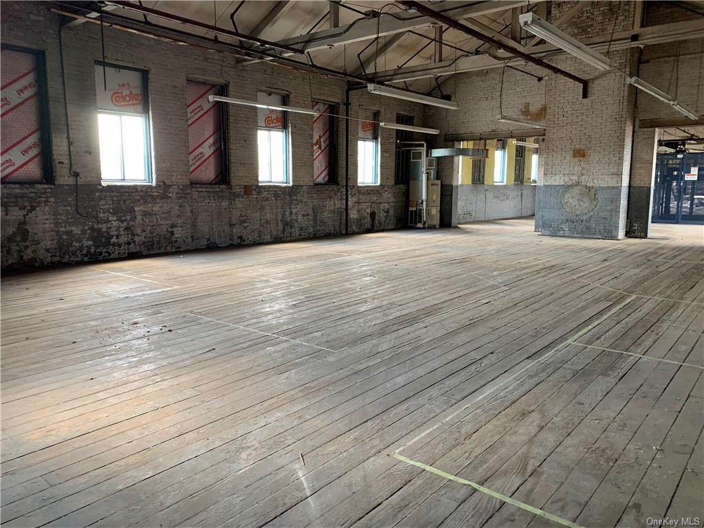 39 Railroad Avenue - Photo 1
