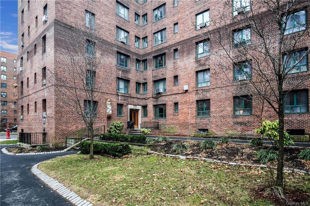 1591 Metropolitan Avenue - Photo 1