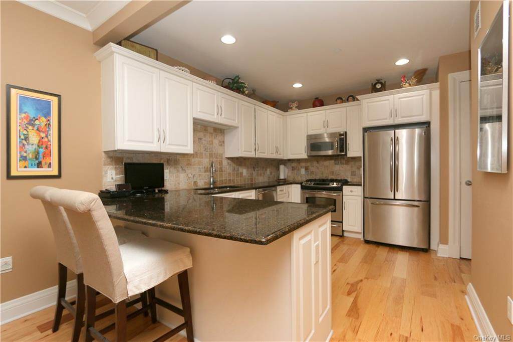 320 Trump Park - Photo 1
