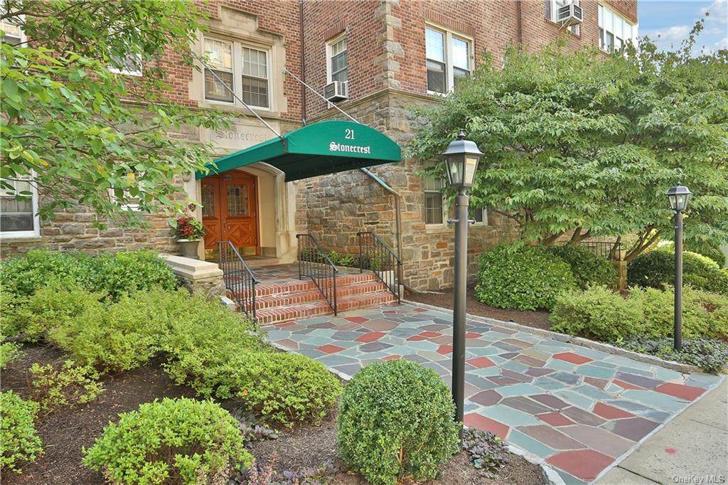 21 Chatsworth Avenue - Photo 1