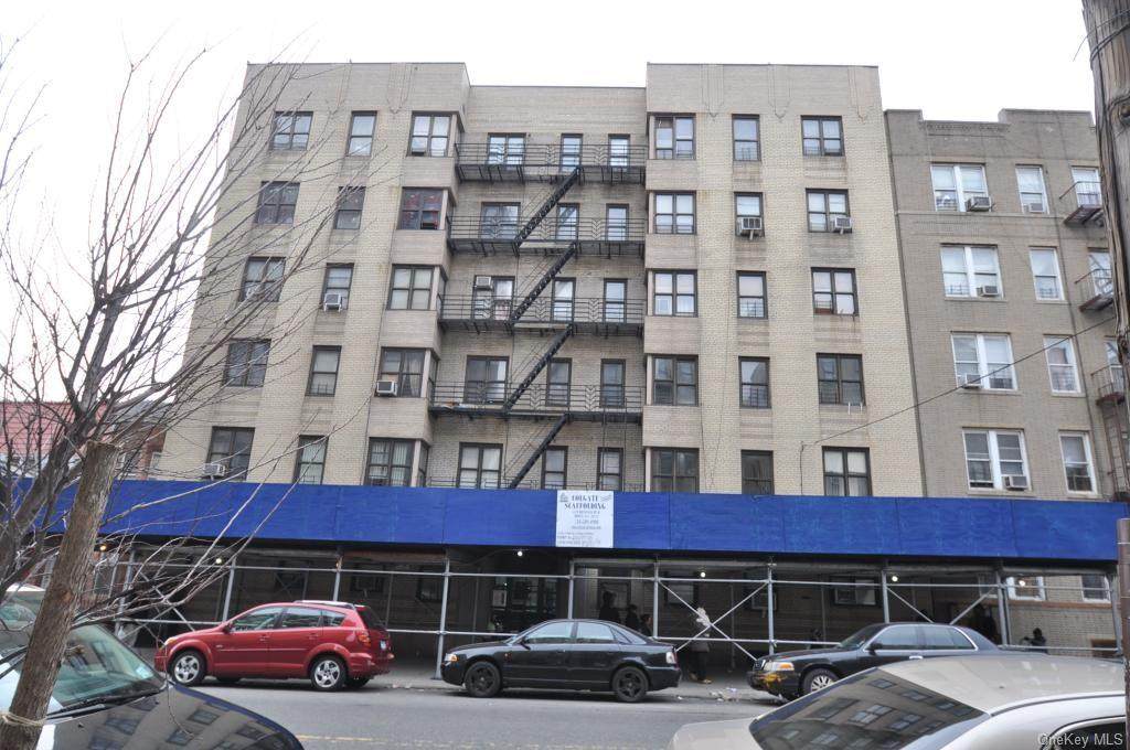 2025 Valentine Avenue - Photo 1