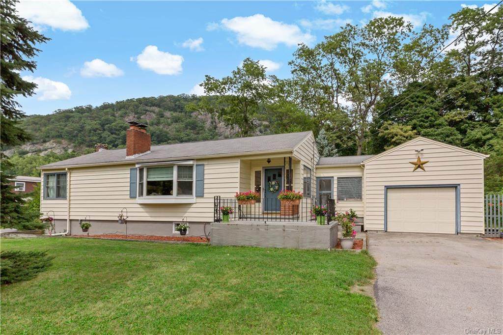 64 Morris Avenue - Photo 1
