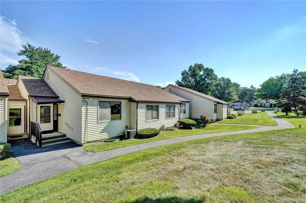 49 Jefferson Oval - Photo 1
