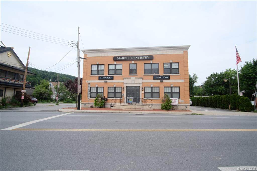 12 Marble Avenue - Photo 1