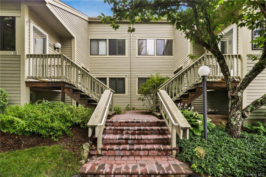 253 Deer Hill - Photo 1