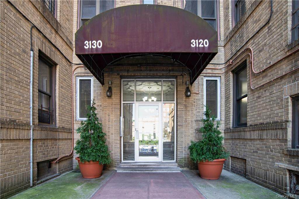 3120 Kingsbridge Ave - Photo 1