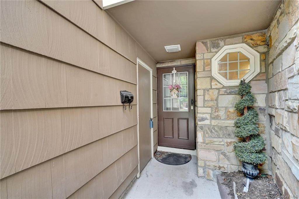183 Treetop Circle - Photo 1
