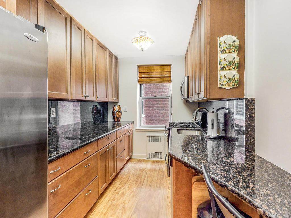 245 Parkview Avenue - Photo 1