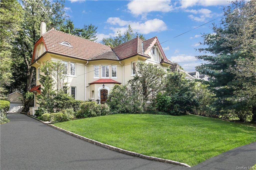 86 Walworth Avenue - Photo 1