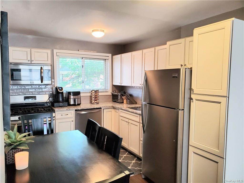 1835 Oliver Avenue - Photo 1