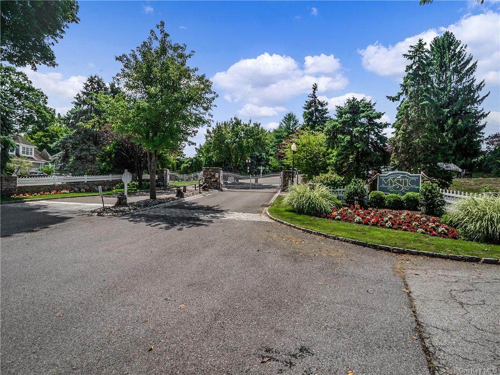 14 Pond View Lane - Photo 1