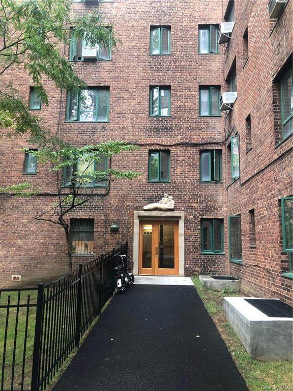 2200 Tremont Avenue - Photo 1