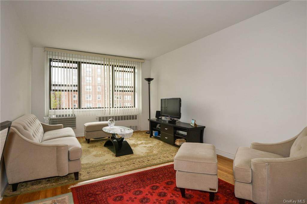 629 Kappock Street - Photo 1