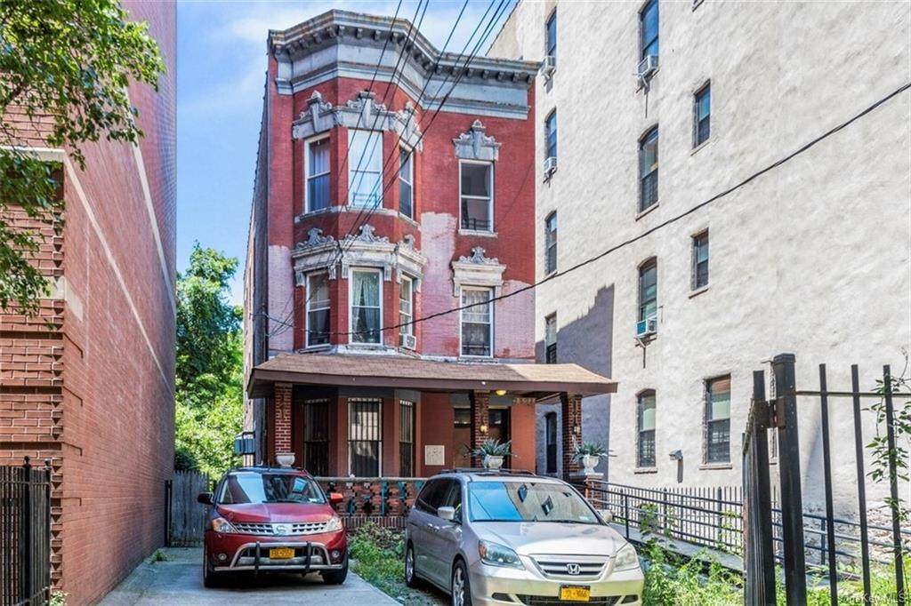 1371 Franklin Avenue - Photo 1