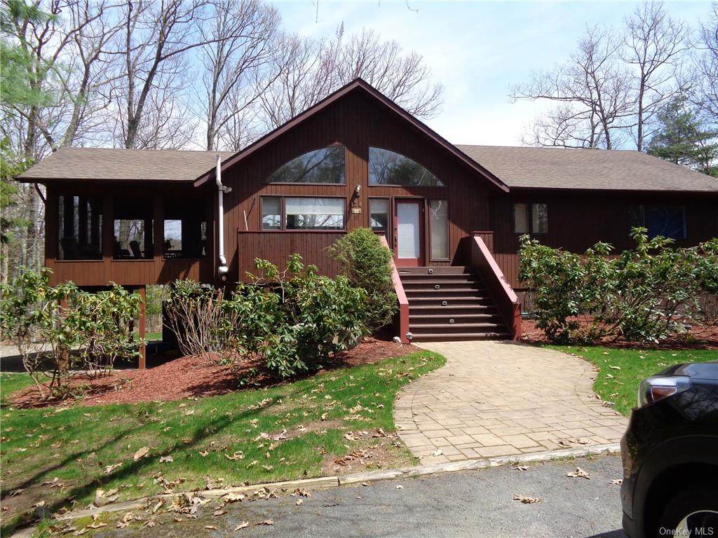 124 Lake Shore Drive - Photo 1