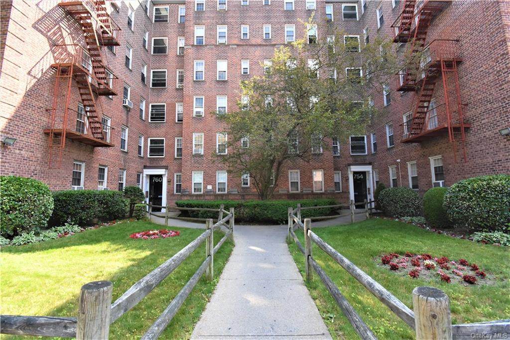 754 Bronx River Road - Photo 1