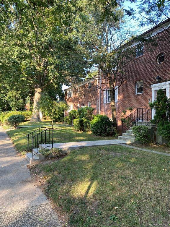 2246 Palmer - Photo 1