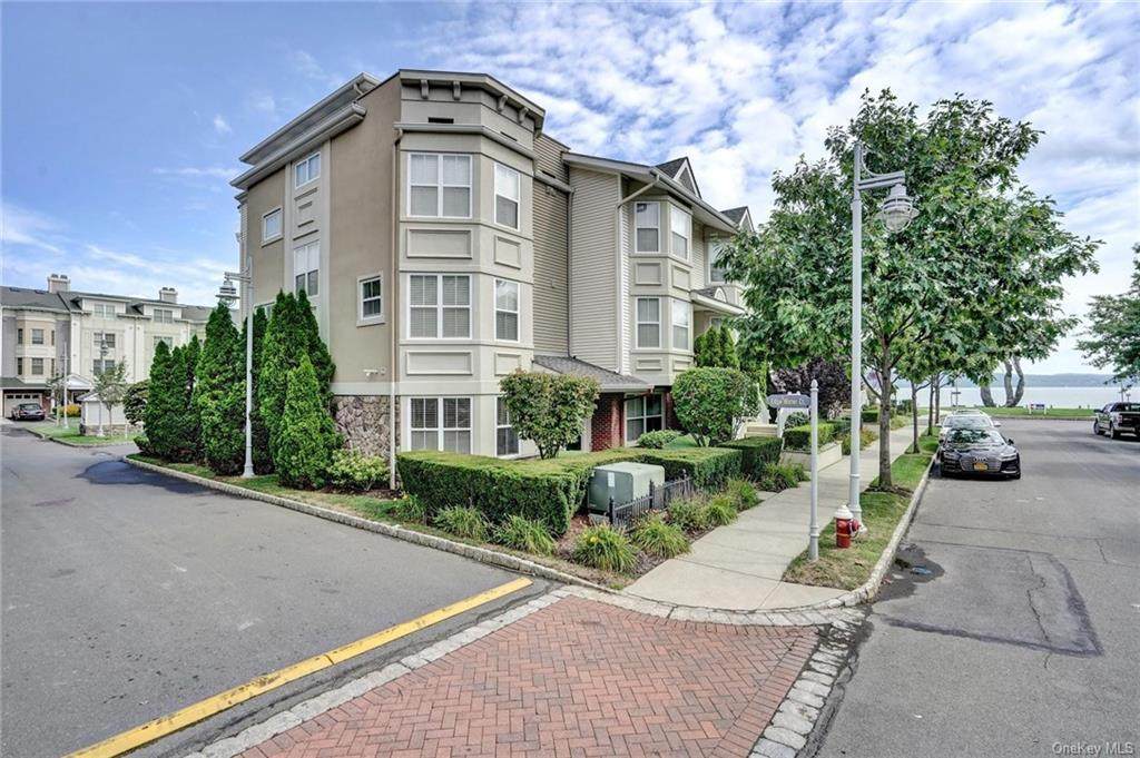 26 Harbor Pointe Drive - Photo 1