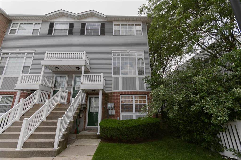 121 Admiral Court - Photo 1