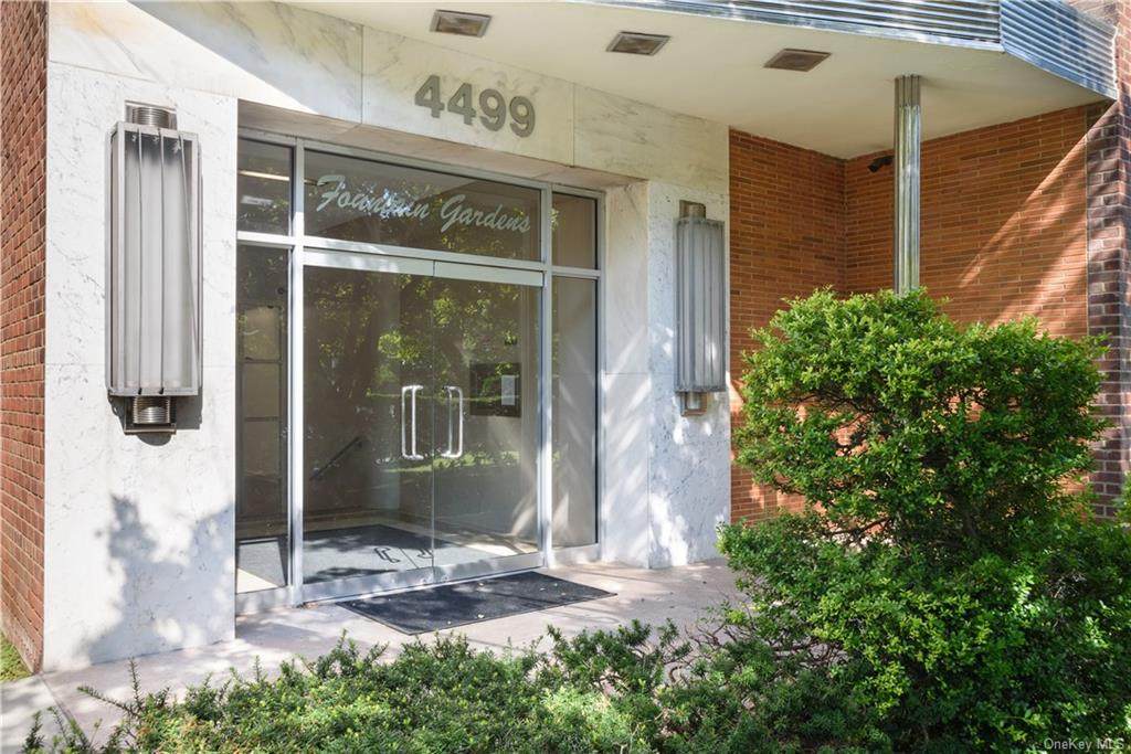 4499 Henry Hudson Parkway - Photo 1