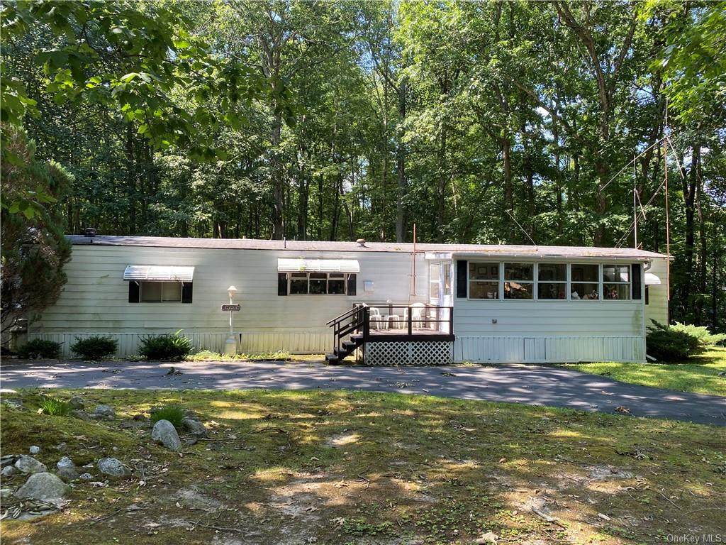 16 Bob Cat Road - Photo 1
