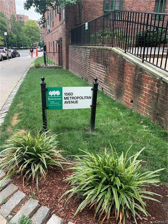 1560 Metropolitan Avenue - Photo 1