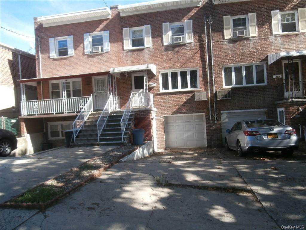 910 Rhinelander Avenue - Photo 1