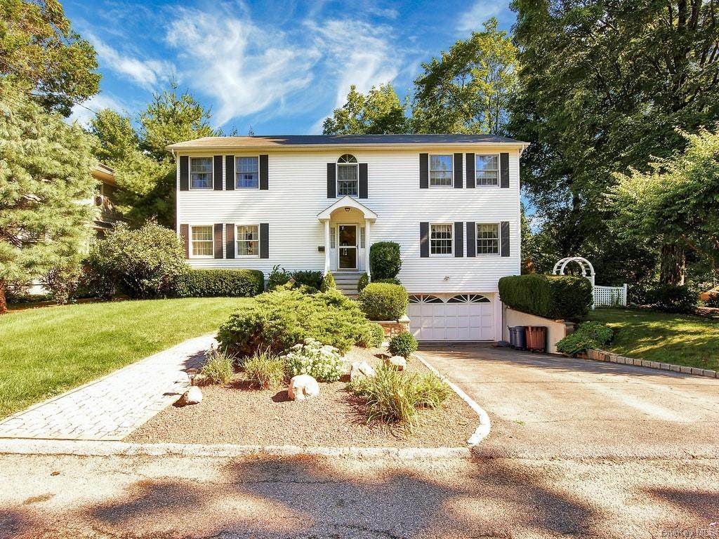 27 Roselle Avenue - Photo 1