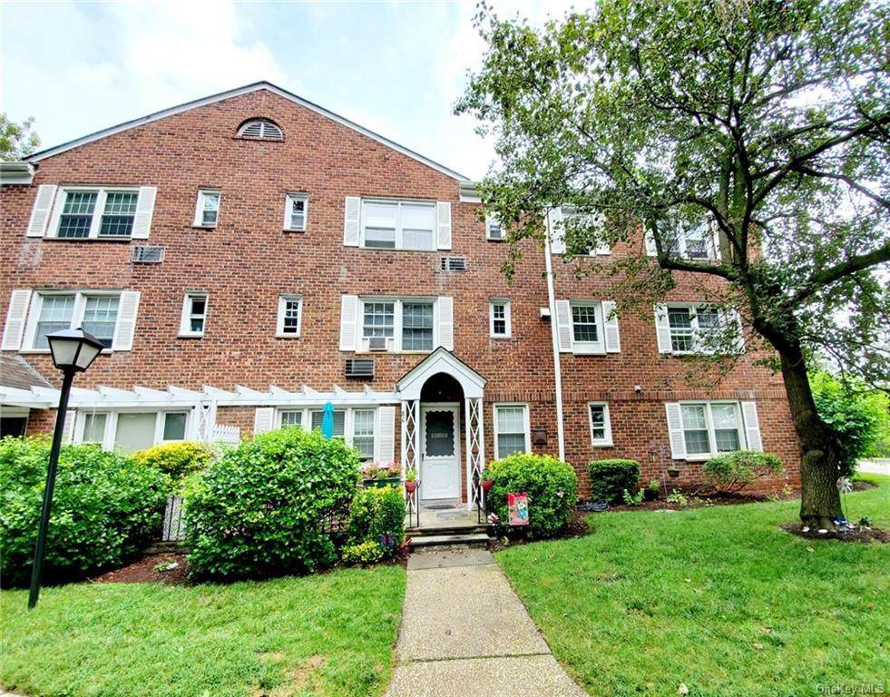 80 Lawrence Park Terrace - Photo 1