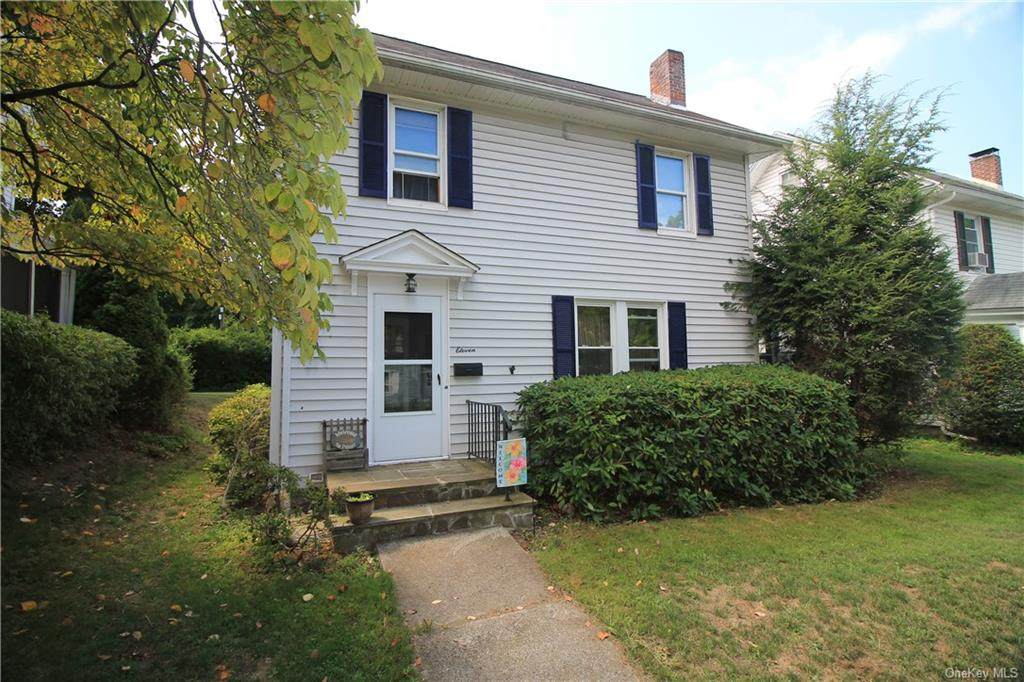 11 Lindbergh Place - Photo 1