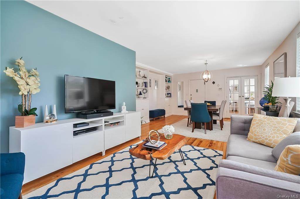 920 Pelhamdale Avenue - Photo 1