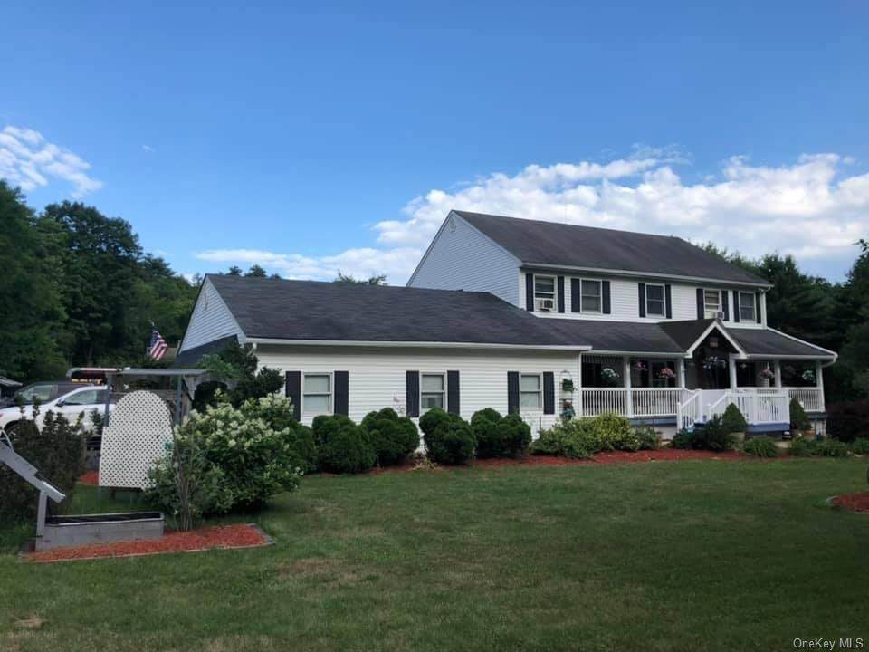 825 Peenpack Trail - Photo 1