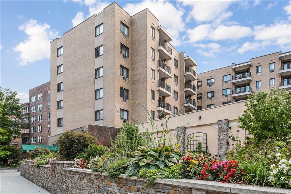 100 Hartsdale Avenue - Photo 1
