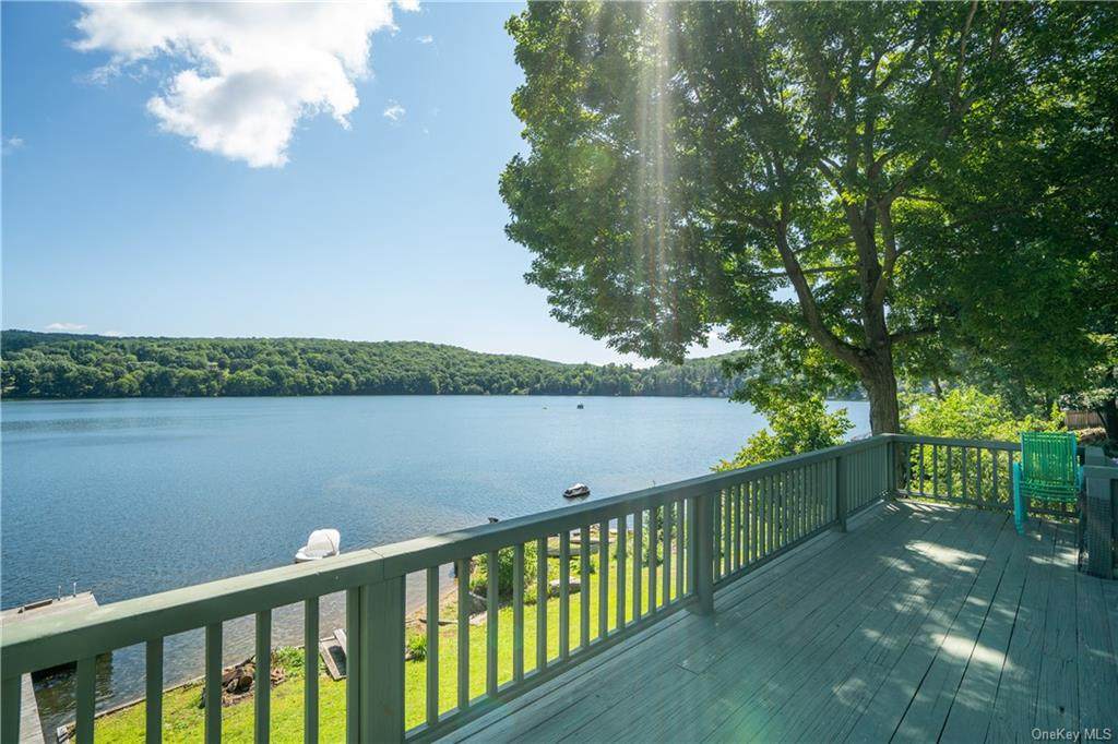 84 Lakeview Drive - Photo 1